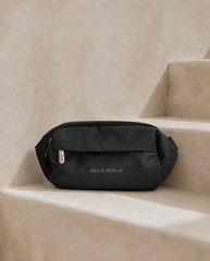 NOVA Premium Crossbody Bag mit Logodruck