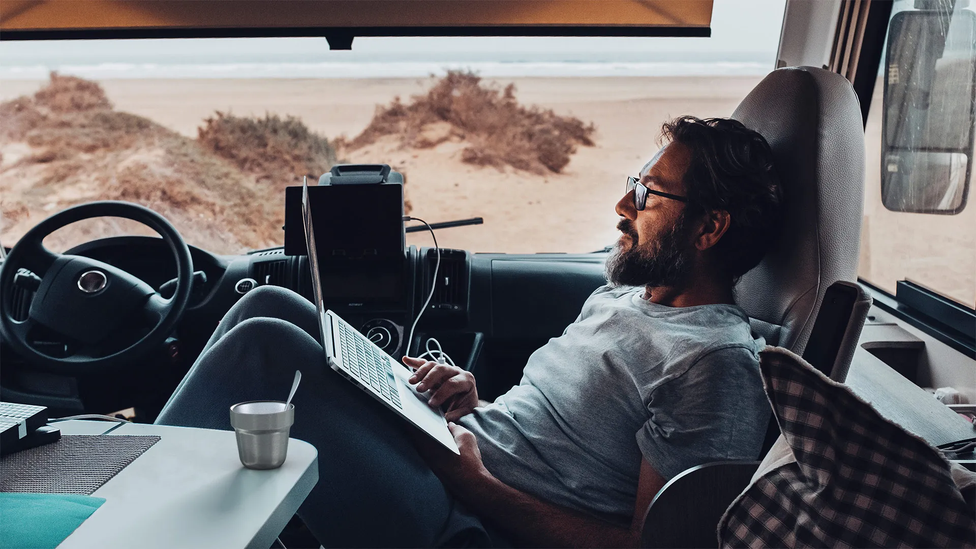 Tazza_edelstahlbecher-mitarbeitergeschenk TAZZA Edelstahlbecher als Mitarbeitergeschenk